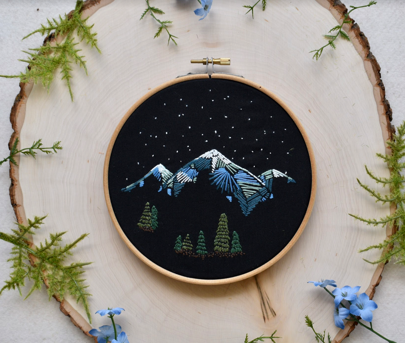 Open Book Hand Embroidery PDF Downloadable Pattern Tutorial / Instant  Download / Beginner Embroidery Hoop Art (Download Now) 